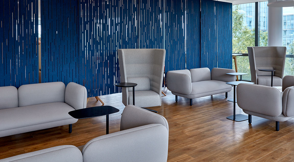 The project consisted in creating reception and assessment spaces for the applicants over an area of 1000 m2, with two distinctive welcoming ambiences, while providing the fifty people working on this floorplate with a flexible workspace adapted to the confidentiality needed by their missions.

• Timeframe of the project:  11 months


