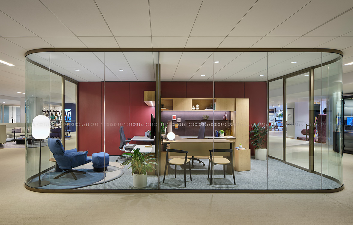 NeoCon 2025 - 4SPACE Curved Glass