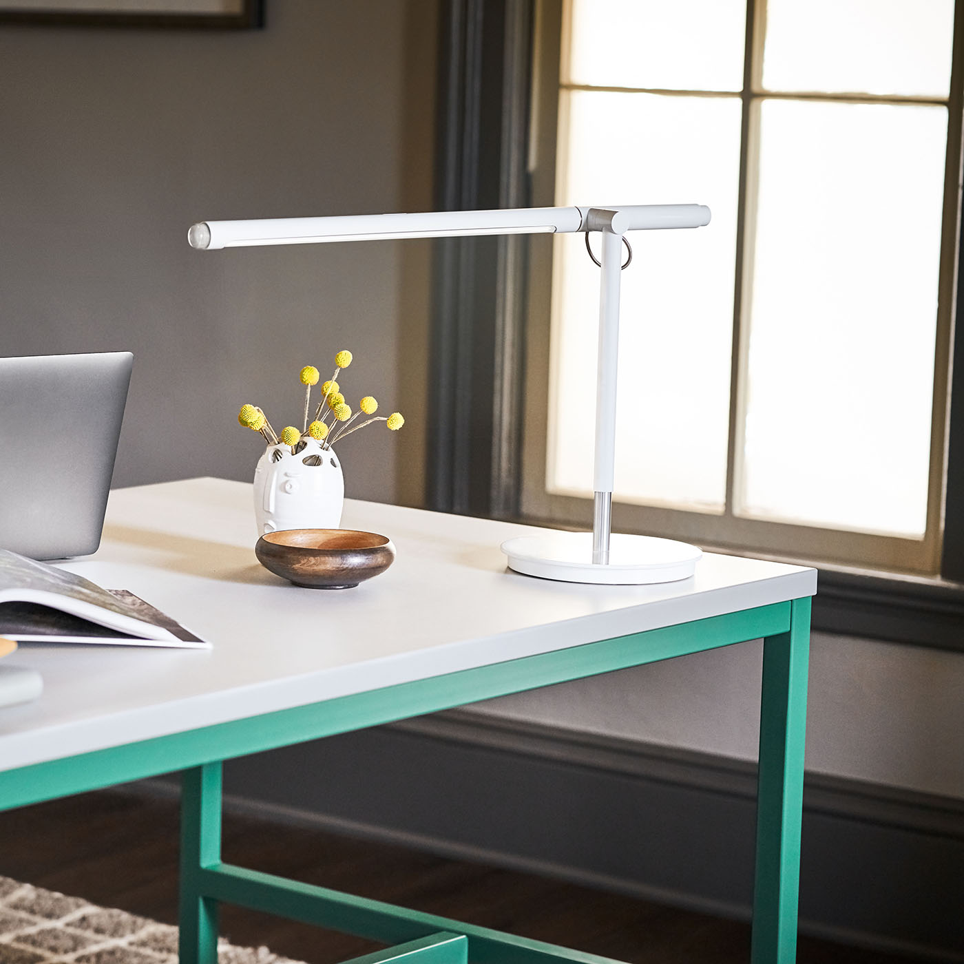Cultivate Table with Brazo Light