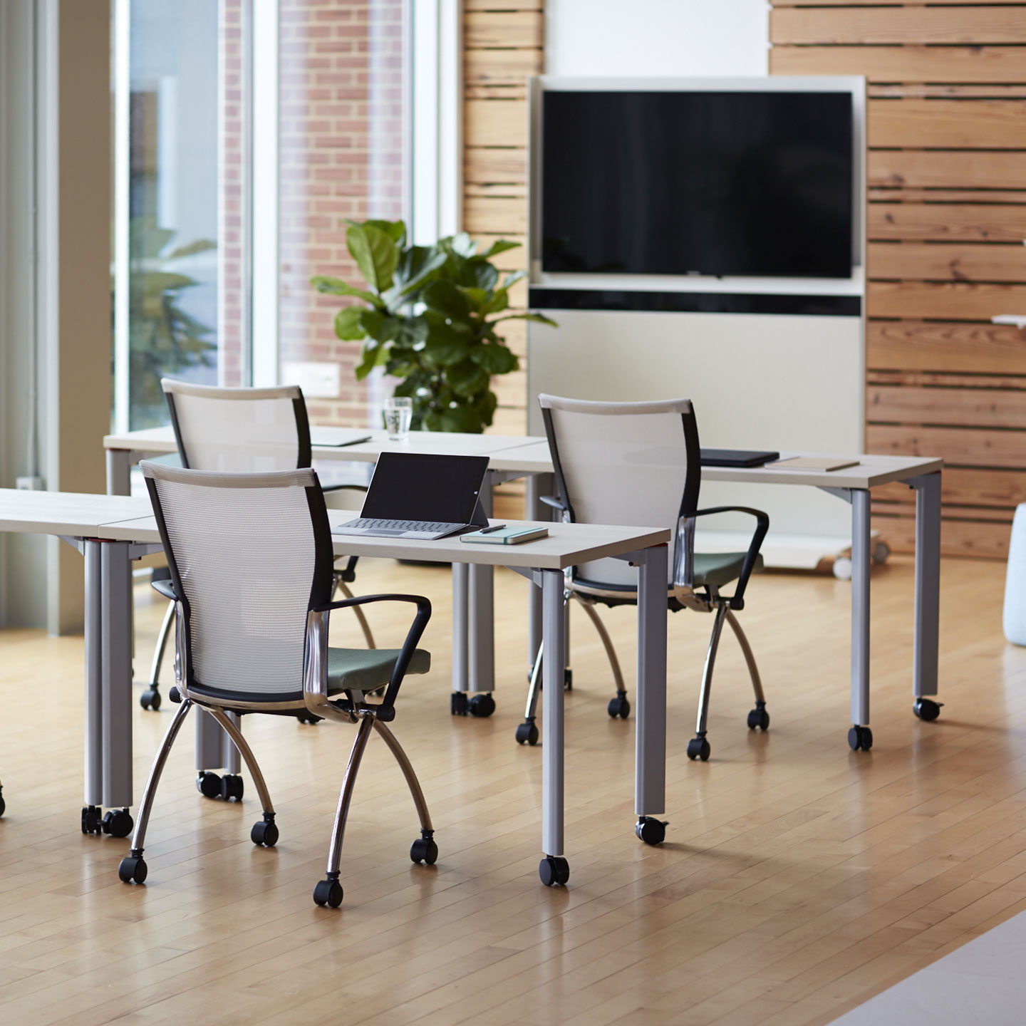 X99 Seminar chairs in gray in seminar room 