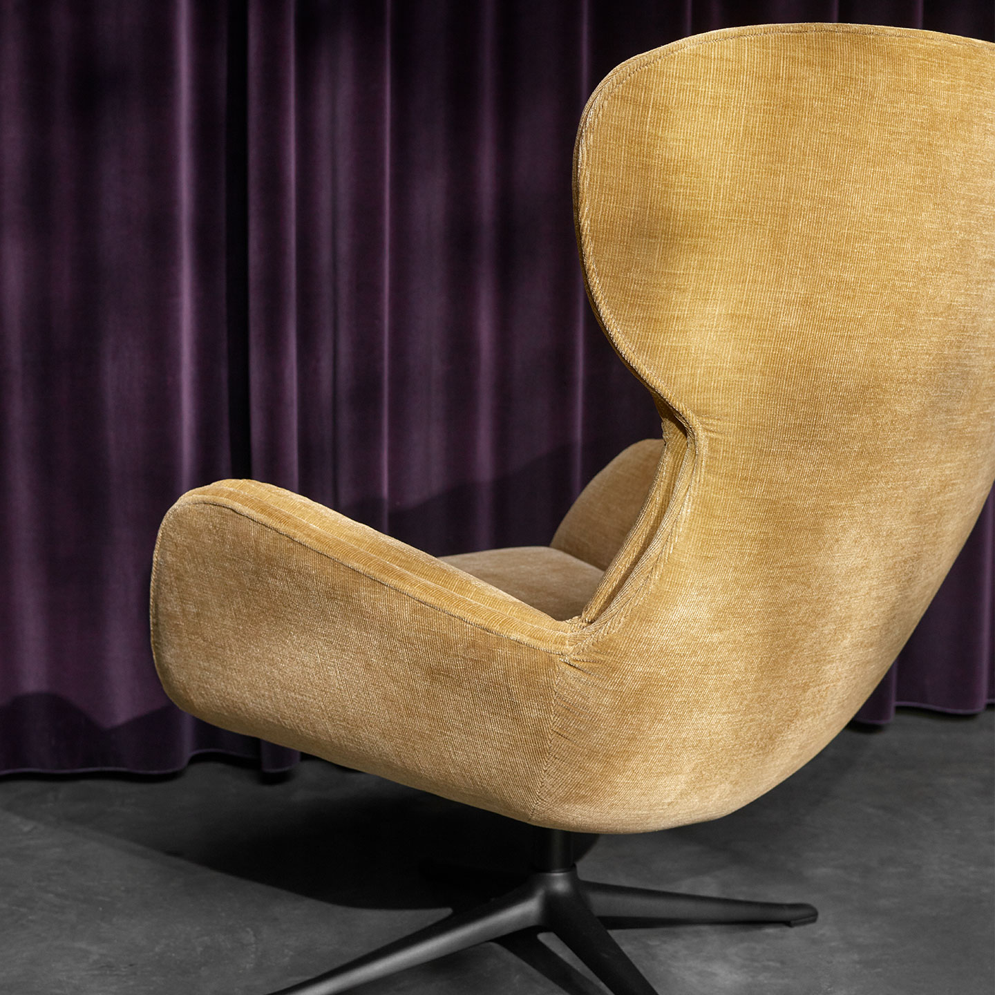Reno armchair from BoConcept